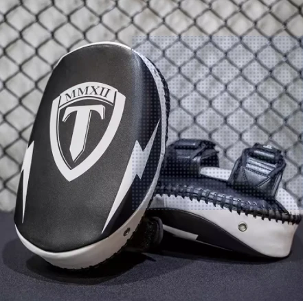 kickboxing trainning pads